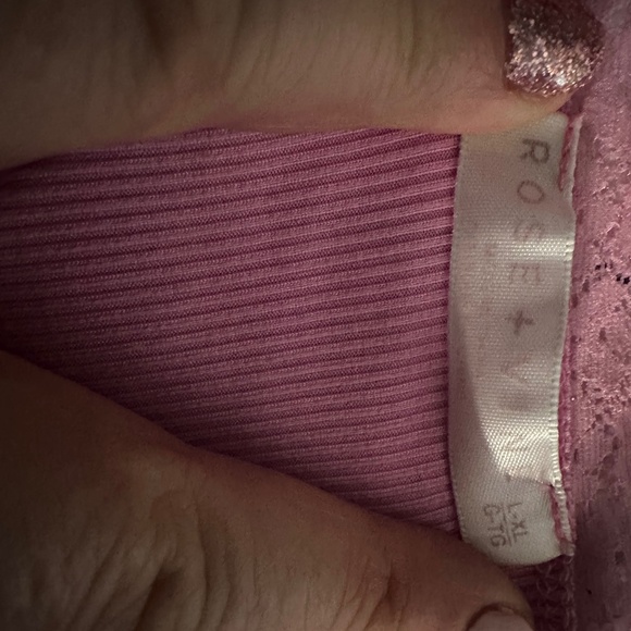 2 cropped tank tops - Picture 2 of 6